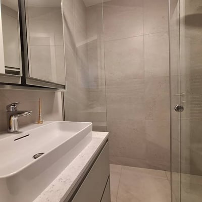 Rental of a spacious 3-room apartment, 73 m², central New Belgrade, Serbia